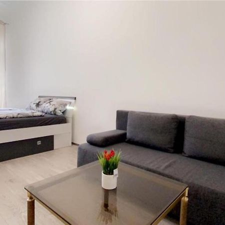 Private Room In Shared Apartment Pr4-9 Wina Bagian luar foto
