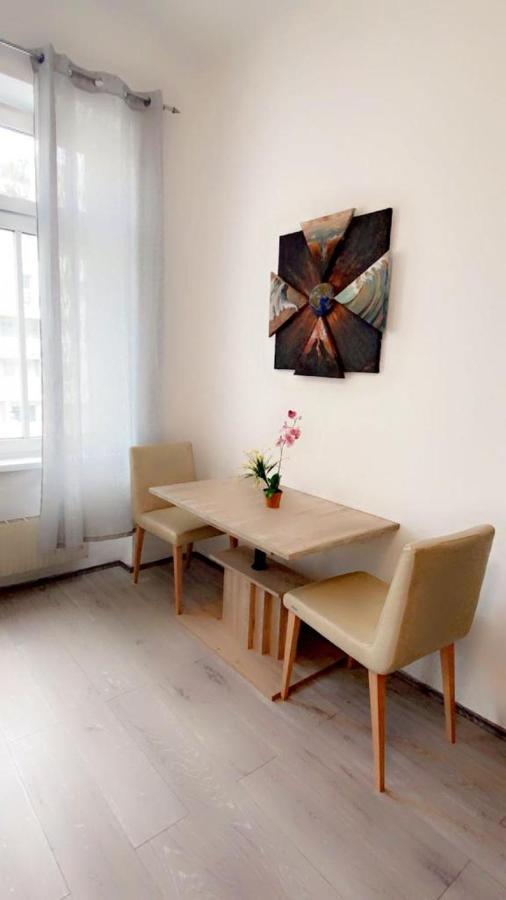Private Room In Shared Apartment Pr4-9 Wina Bagian luar foto