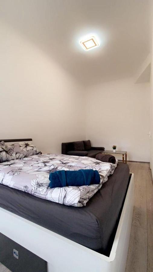 Private Room In Shared Apartment Pr4-9 Wina Bagian luar foto