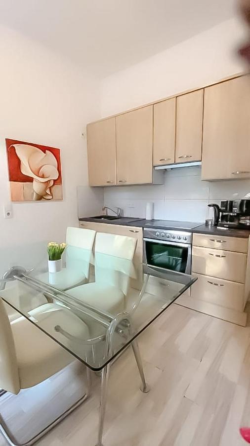Private Room In Shared Apartment Pr4-9 Wina Bagian luar foto